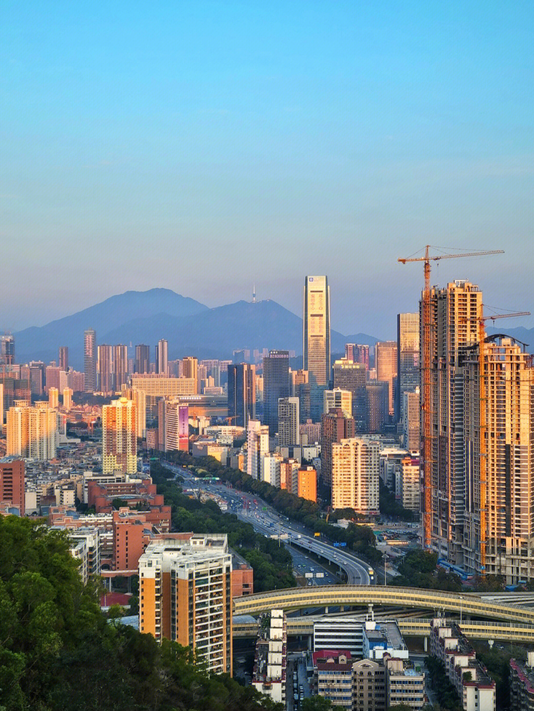 笔架山公园深圳城市高空观景台