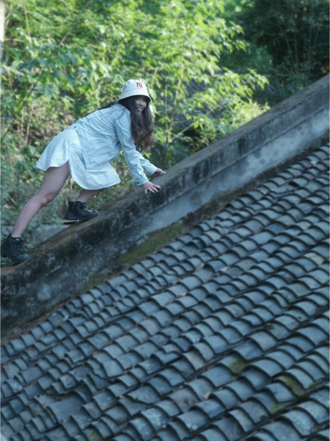 女人三天不打上房揭瓦图片