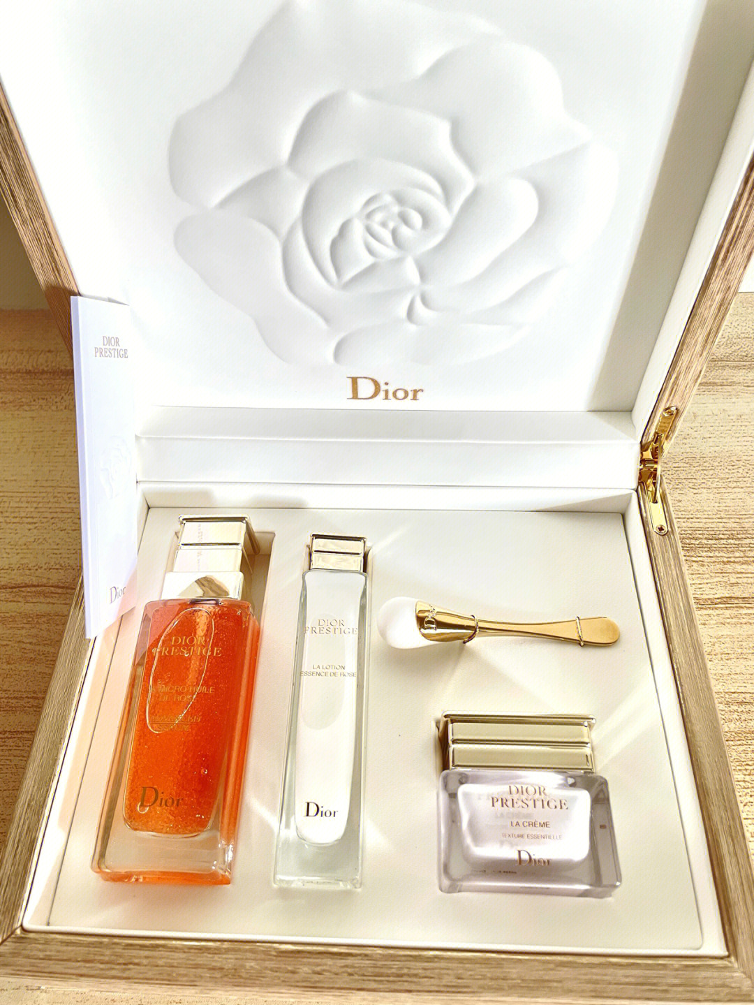 dior prestige系列套装图片