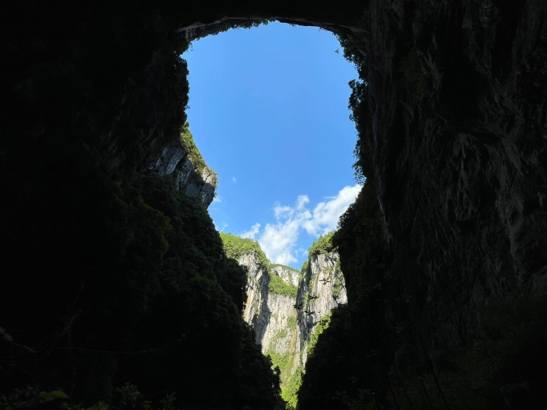 重庆天坑地逢图片