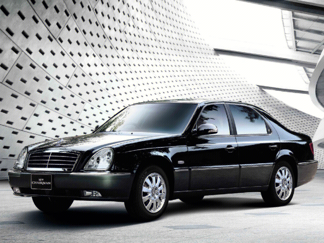 双龙chairman是韩国双龙汽车于1997年推出的全尺寸行政级轿车,是当时