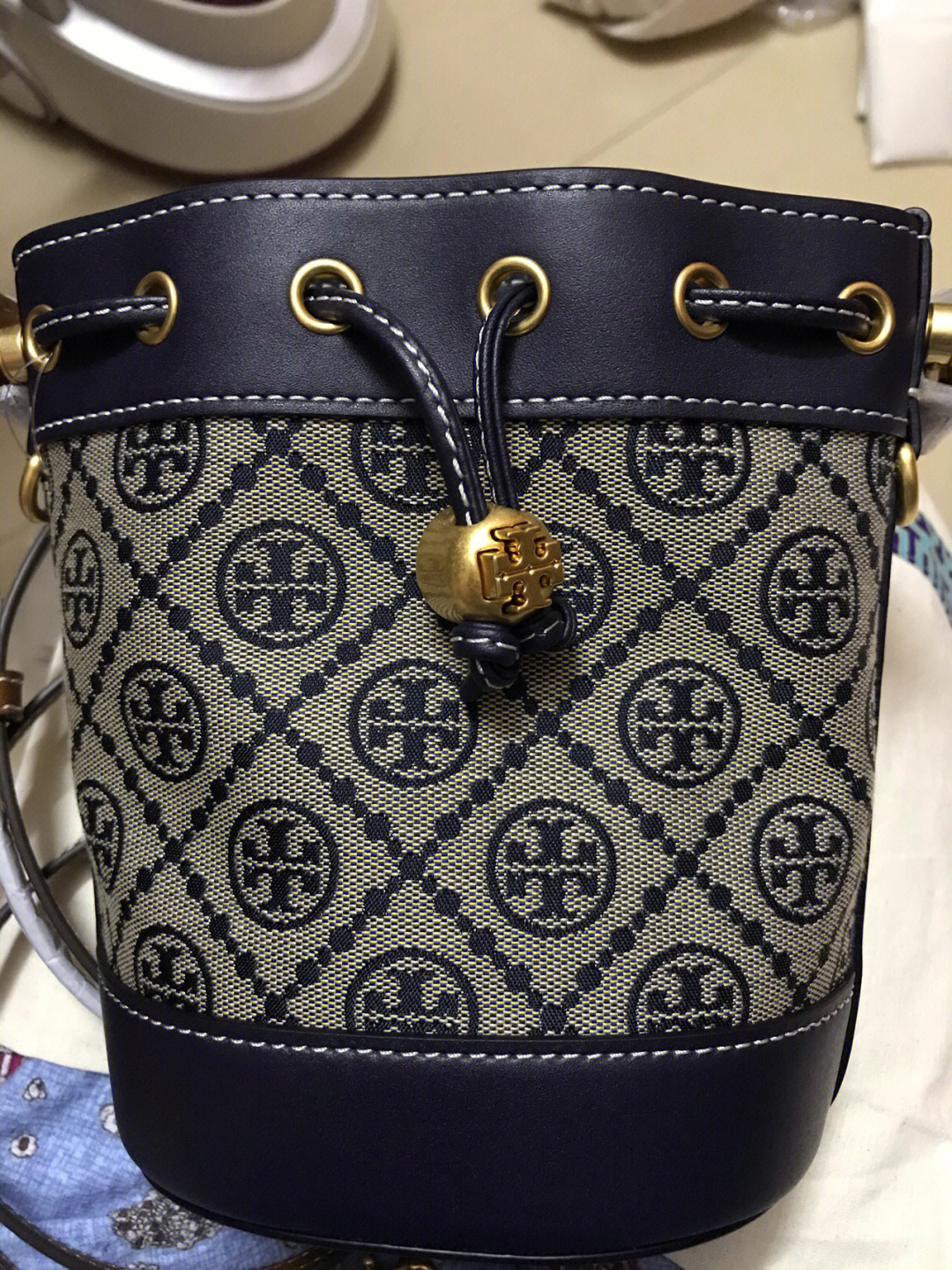 toryburch水桶包验真假图片