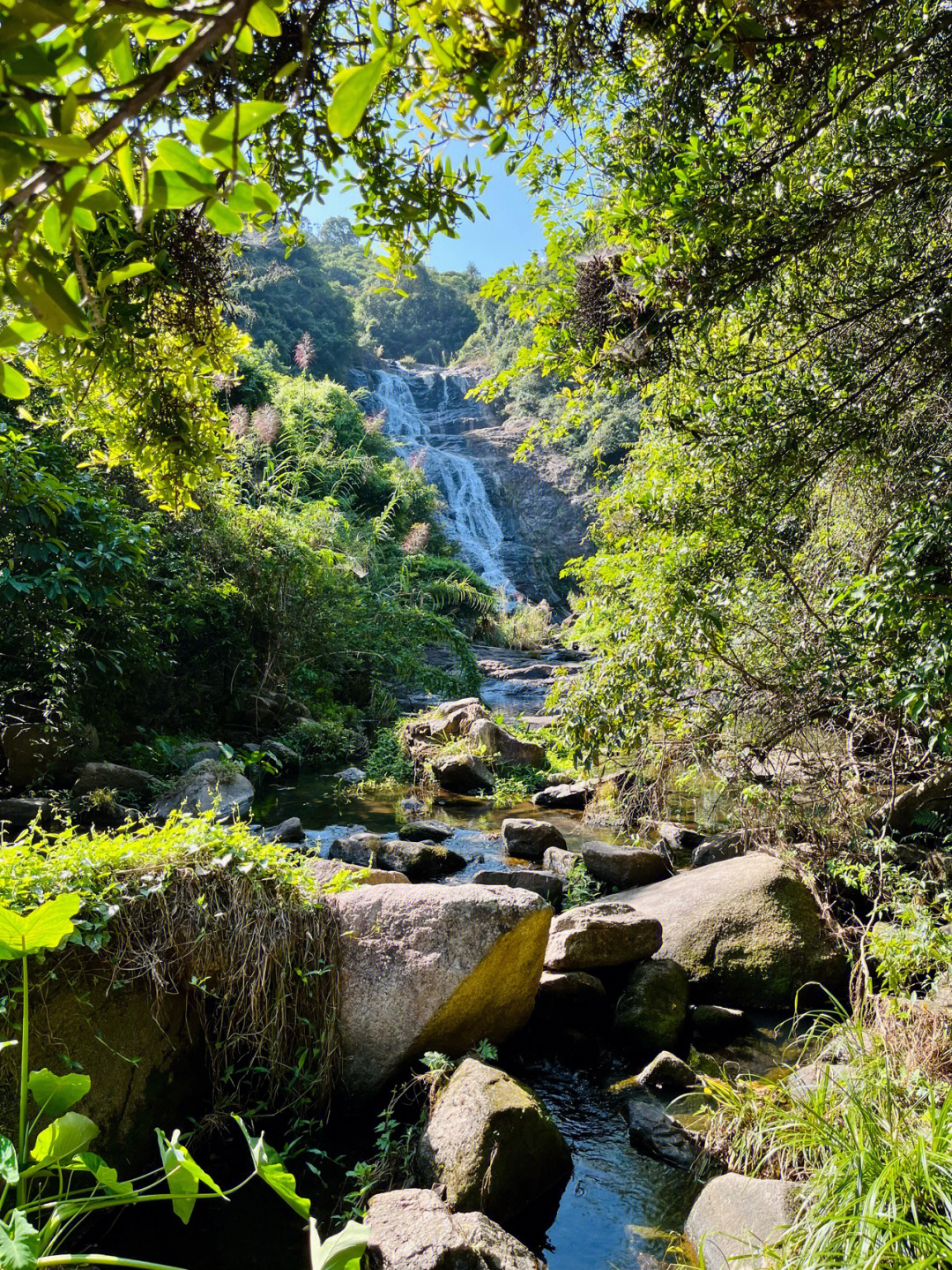 坪山马峦山瀑布图片