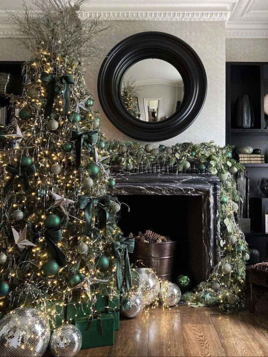 壁炉和圣诞树真的是绝配