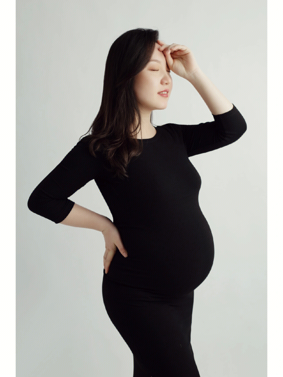 孕27周的孕妇照