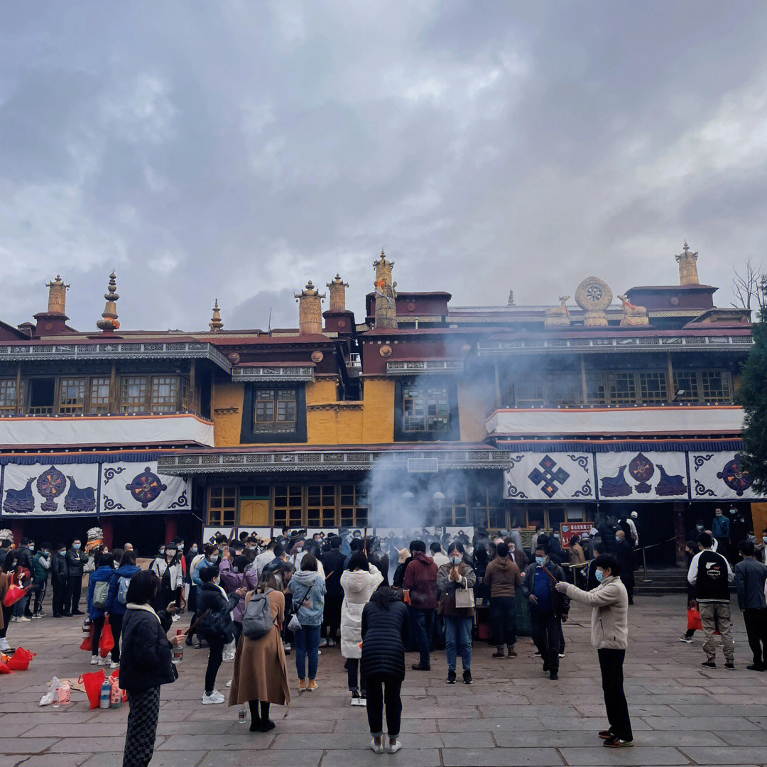 周三扎基寺94扎基寺是全西藏唯一的一座财神庙,也是西藏财神菩萨最