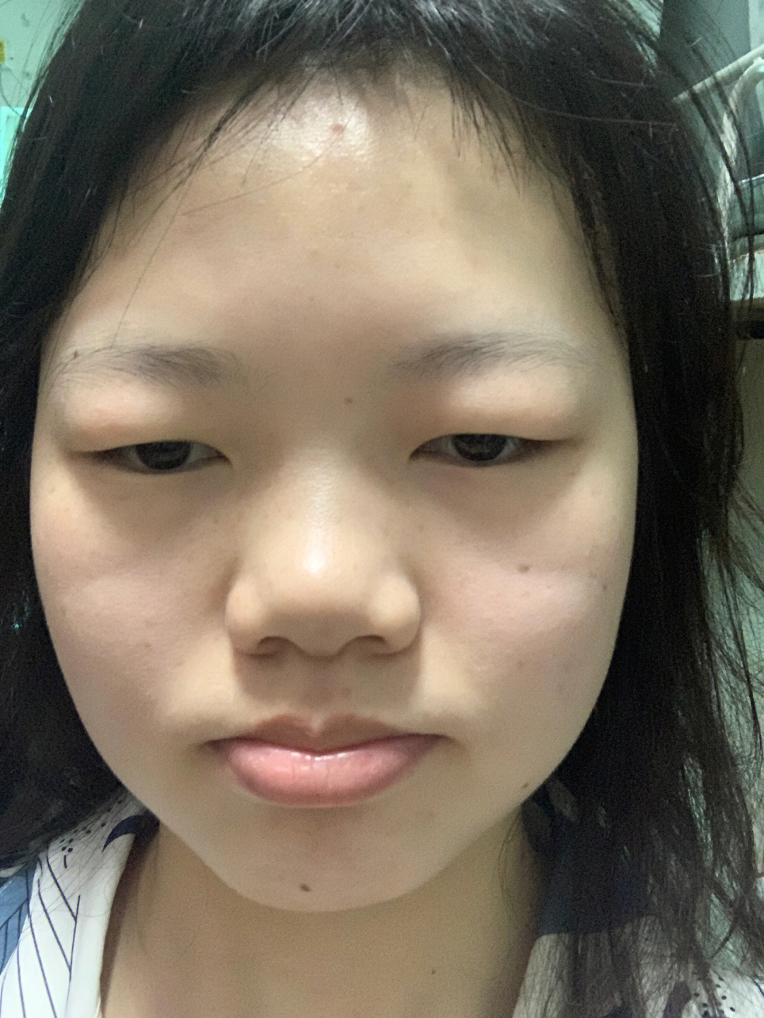 难道塌鼻梁大鼻头肿泡眼就不能做美女吗