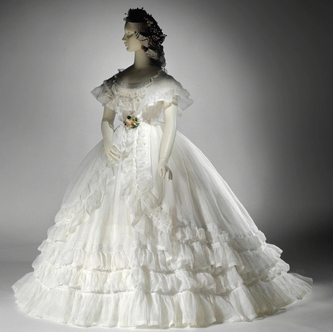 维多利亚时代1850年代的克里诺林裙