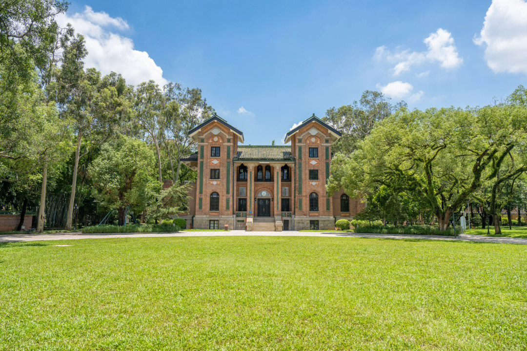 夏天的中山大学南校区校园风光