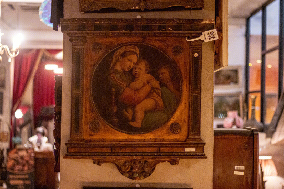 椅中圣母艺术价值图片