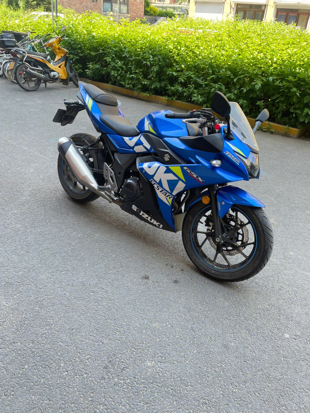 铃木gsx250r19000元高配带abs