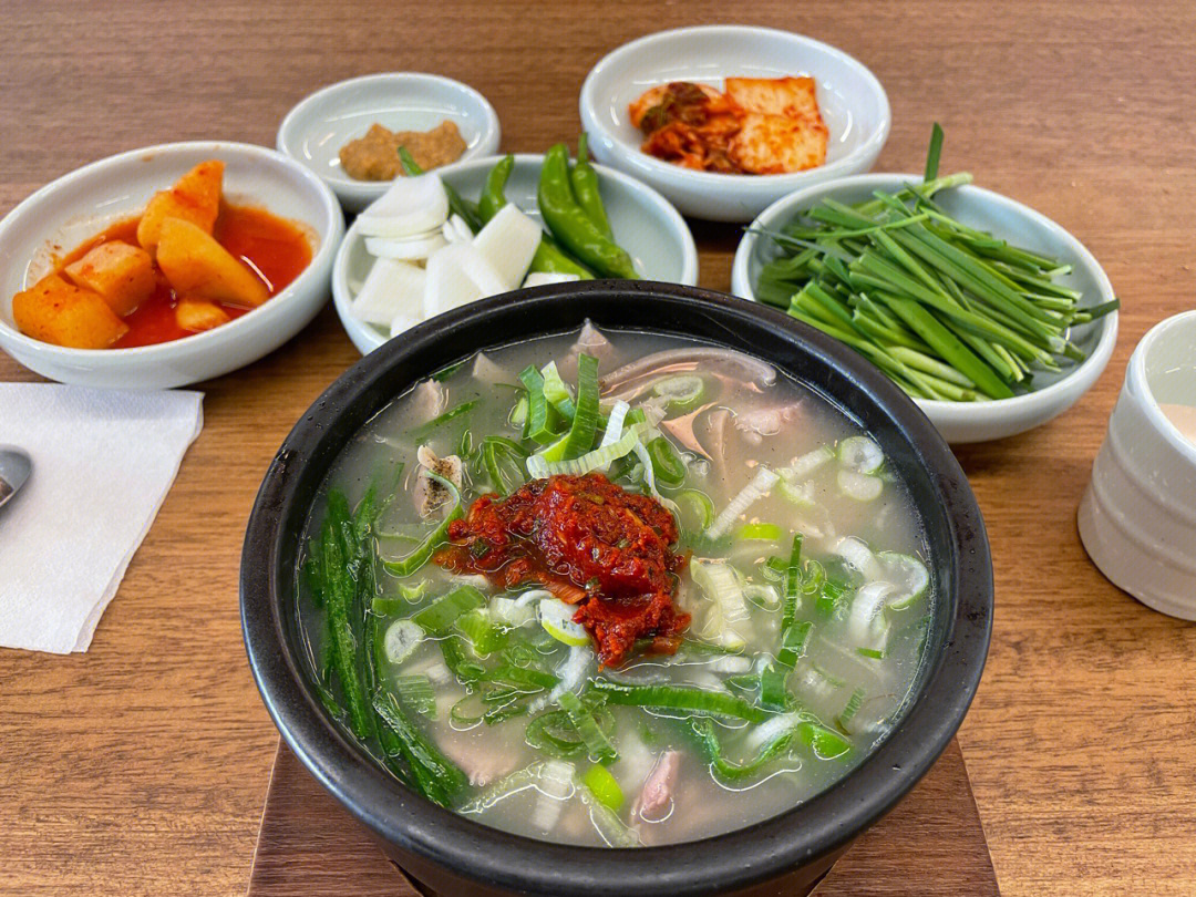 釜山名物猪肉汤饭