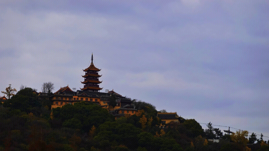 南通狼山:最早记载狼山之名的是鉴真和尚东渡的《唐大和尚东征传》中