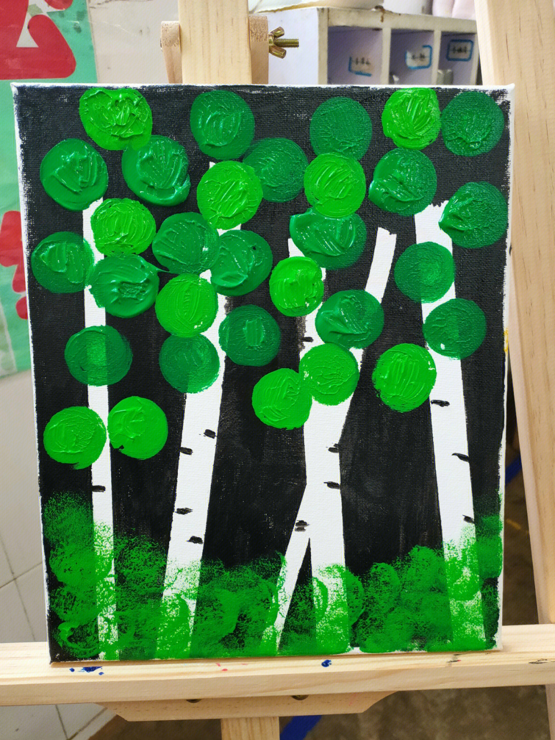 幼儿园绿色森林风主题图片
