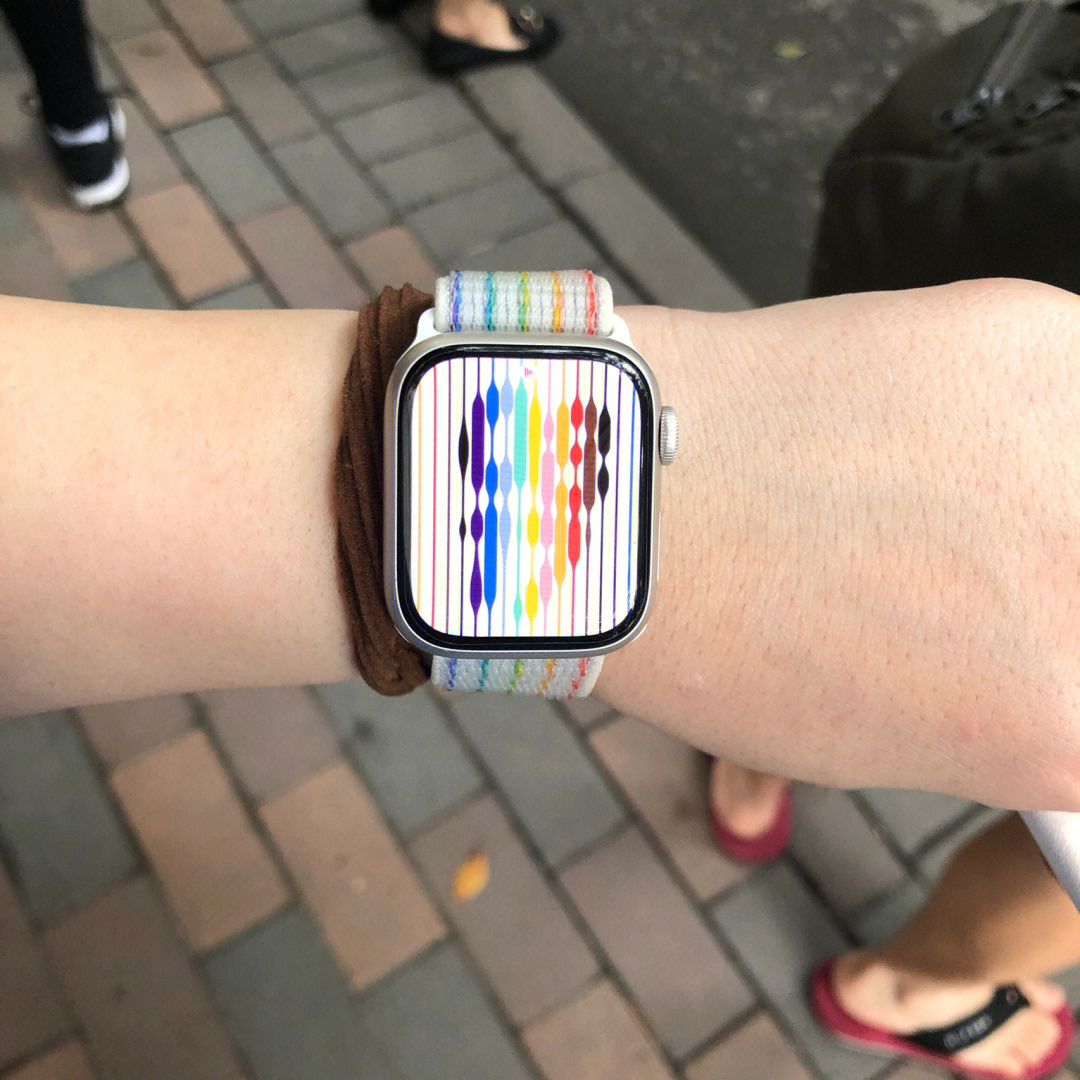 苹果手表彩虹表盘壁纸图片