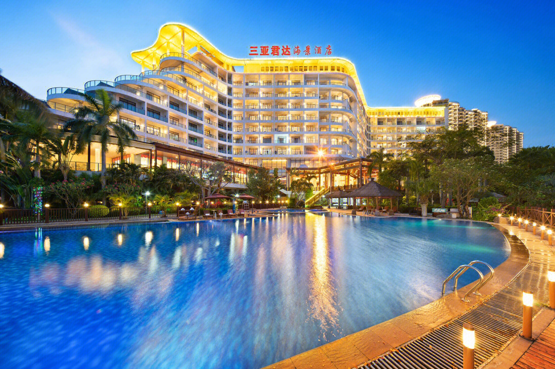 三亚君达海景酒店位于三亚湾旅游度假区,面朝大海,海景开阔,交通便利