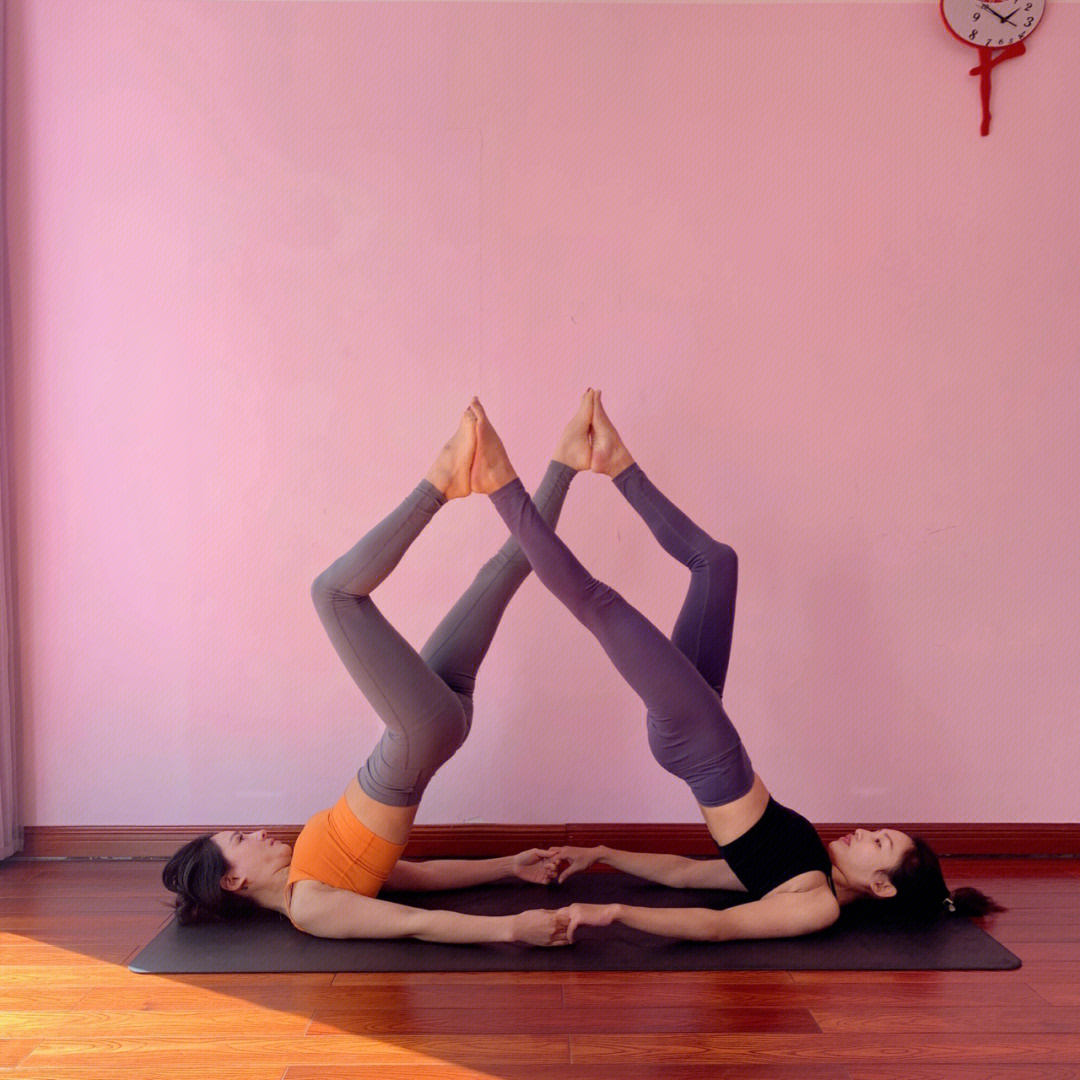 瑜伽瑜伽体式双人瑜伽体式拍照