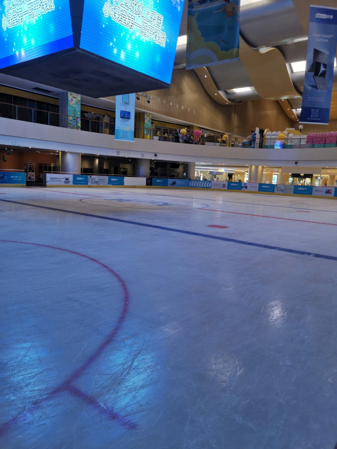 泰盛广场滑冰场图片