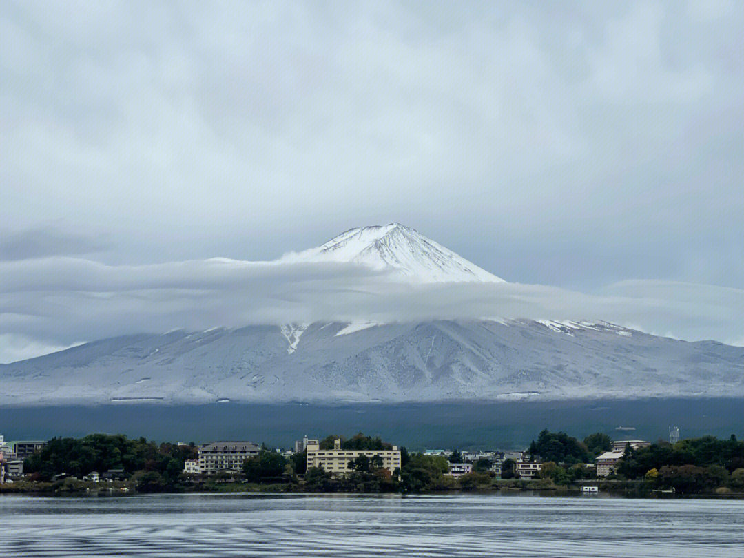 富士山有雪啦