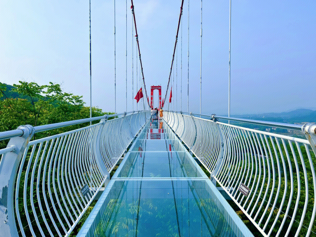 蓝山湾玻璃桥图片