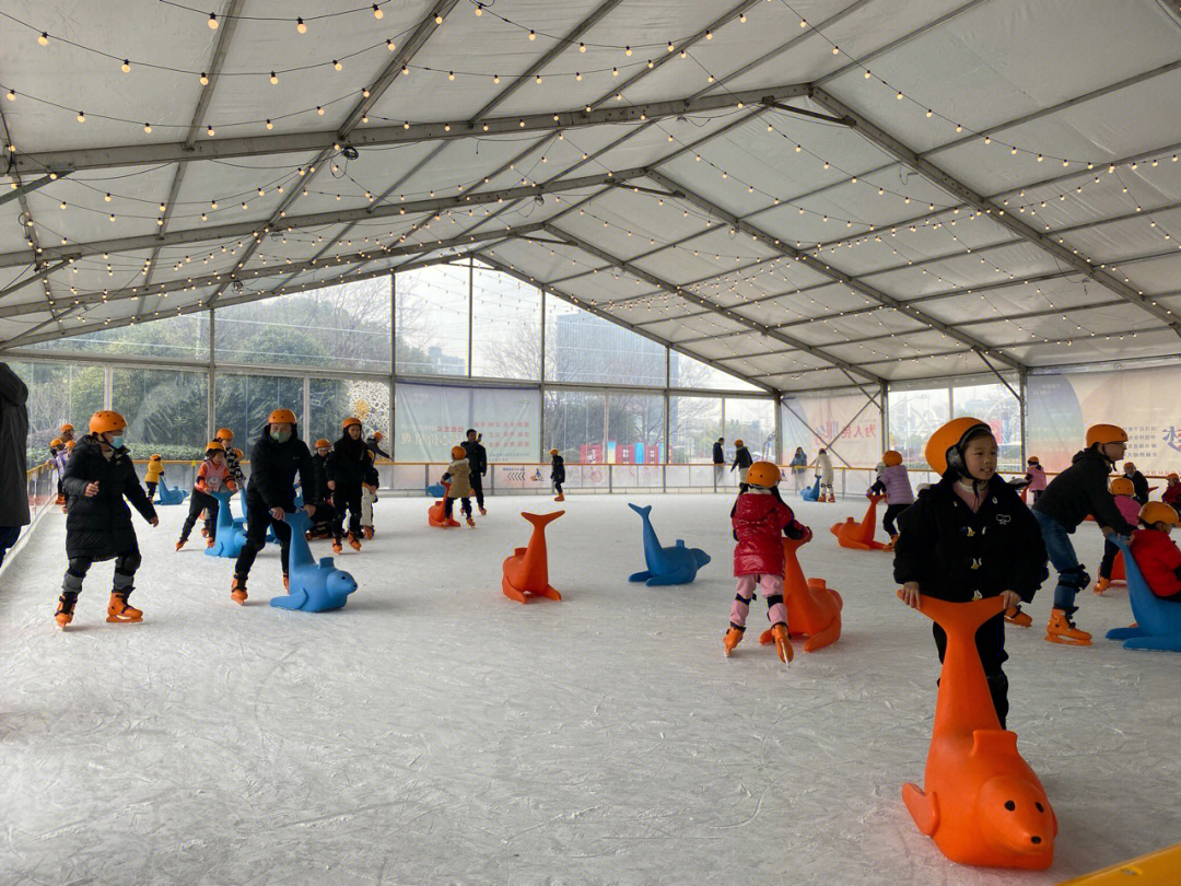 响应冬奥会冬季滑冰70真冰雪场地nice