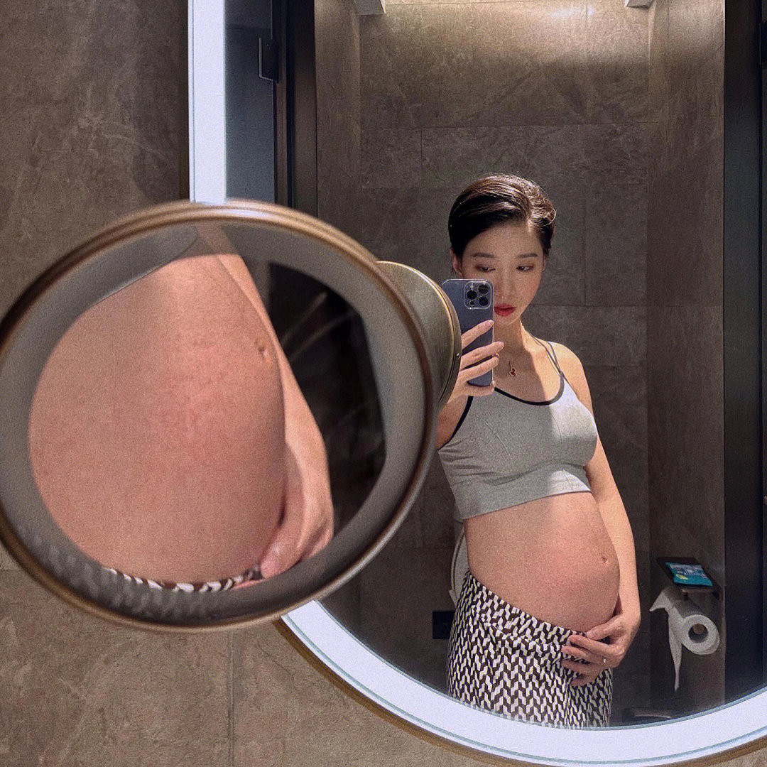 孕妇自拍照 房间图片