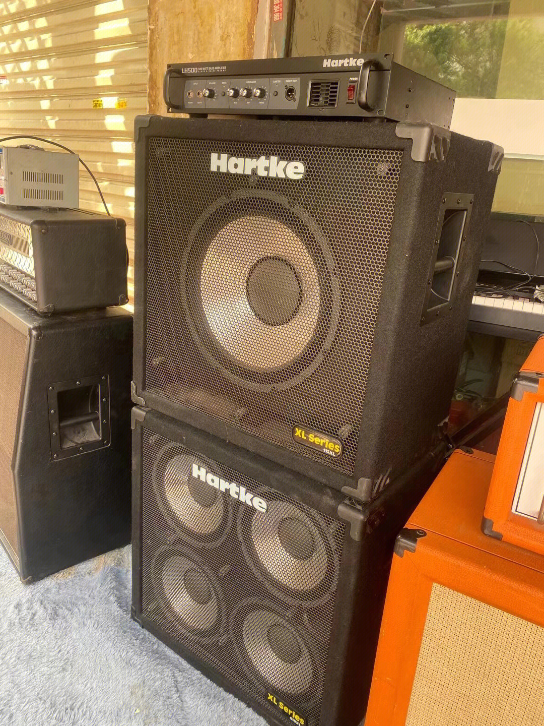 出一套hartke 大分体电贝斯音箱,lh500的500瓦机头加上一台xl115的15