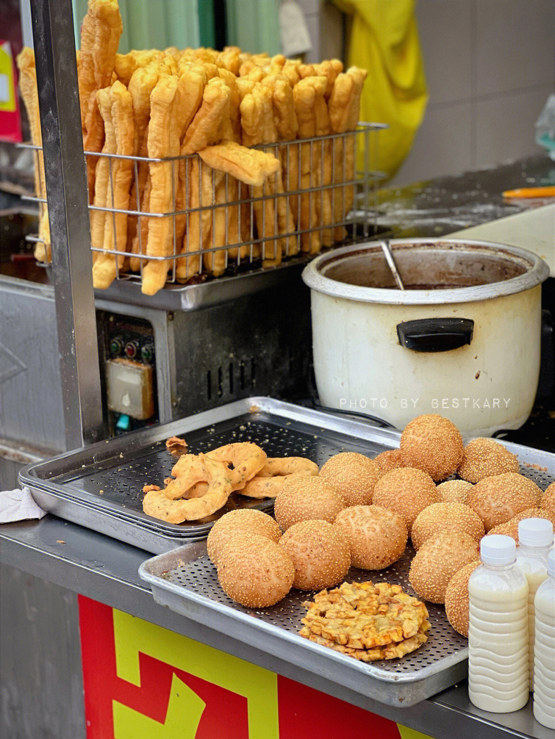 人均5元平价小吃藏在市场的油条麻球店