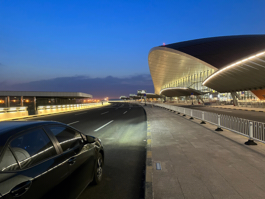 北京大兴机场夜景图片