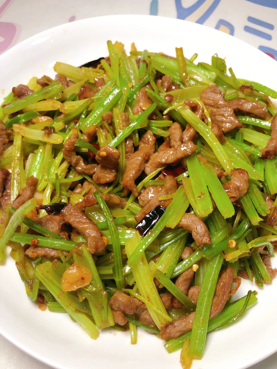 青椒芹菜炒牛肉图片
