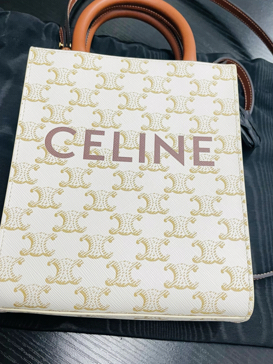 celine老花迷你tote产地标和编号