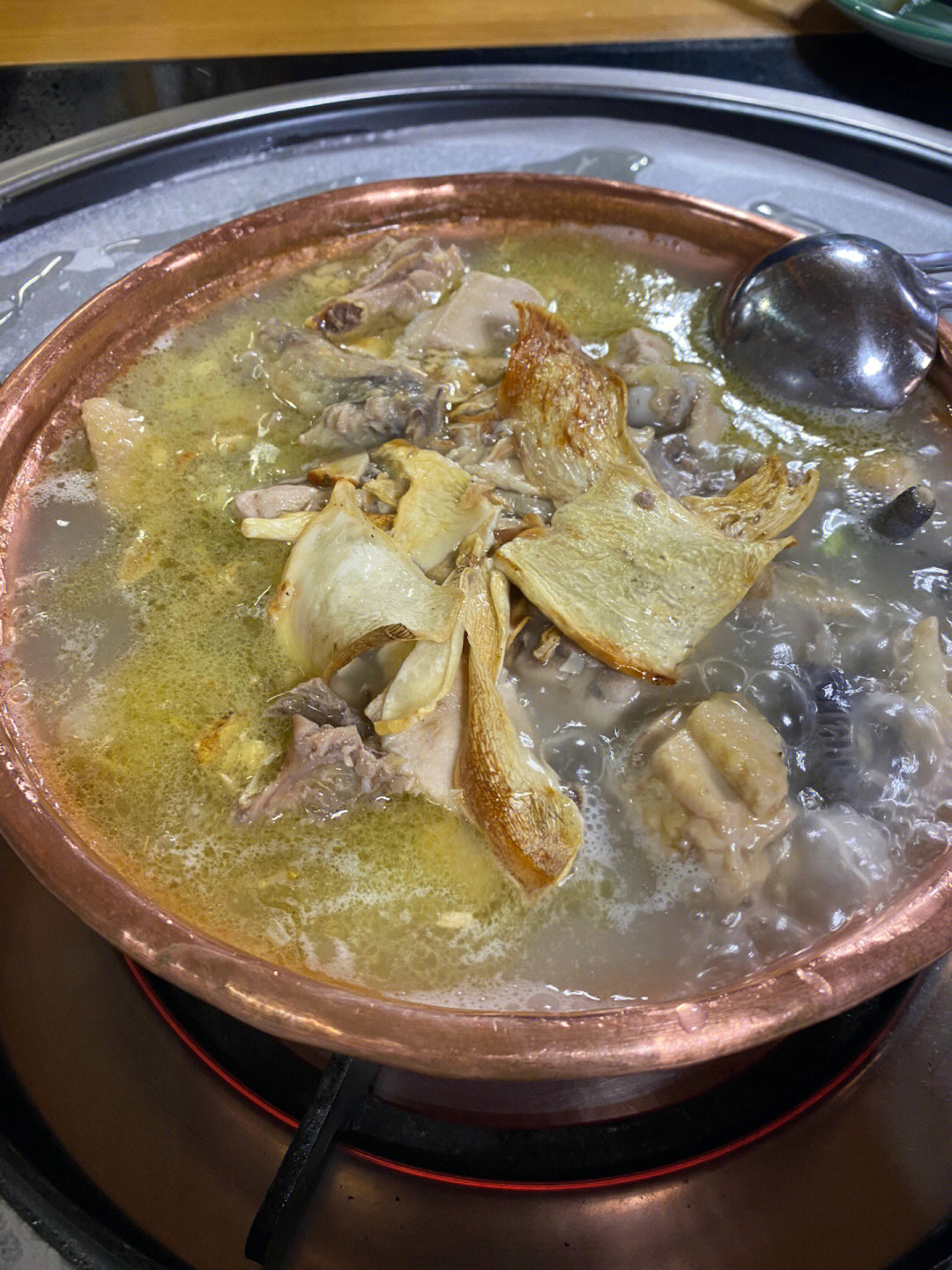 土鸡火锅加藏香猪