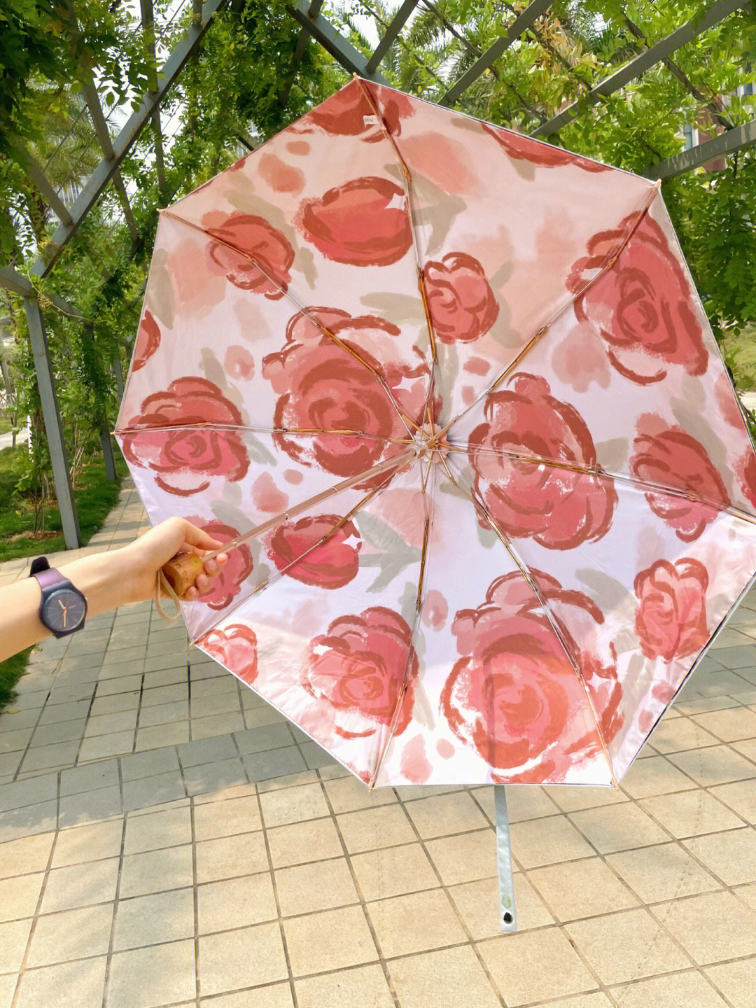 花伞上的花图案设计图片