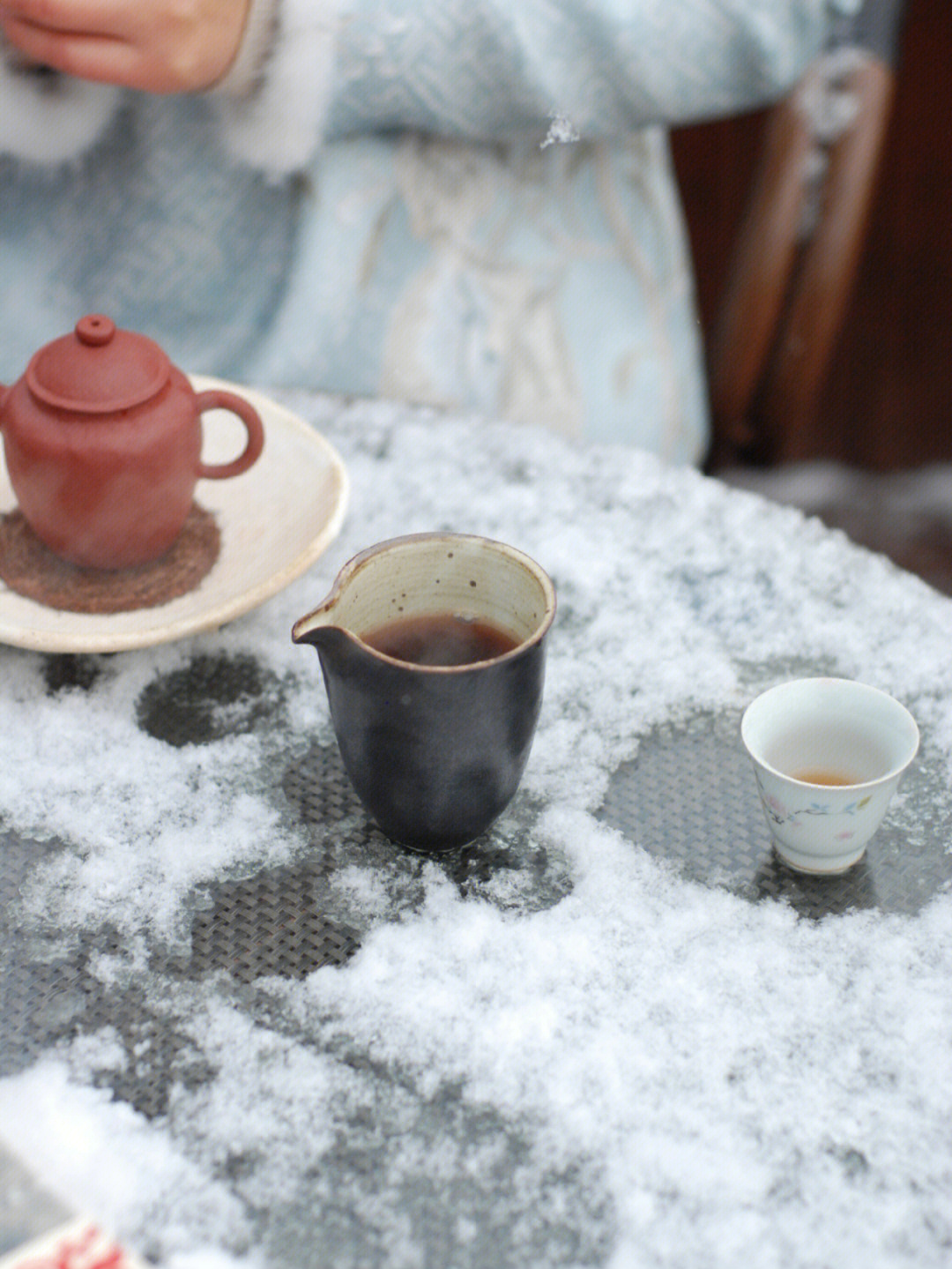 雪中对饮图片