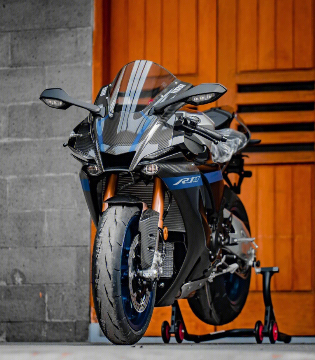 yamahar1m