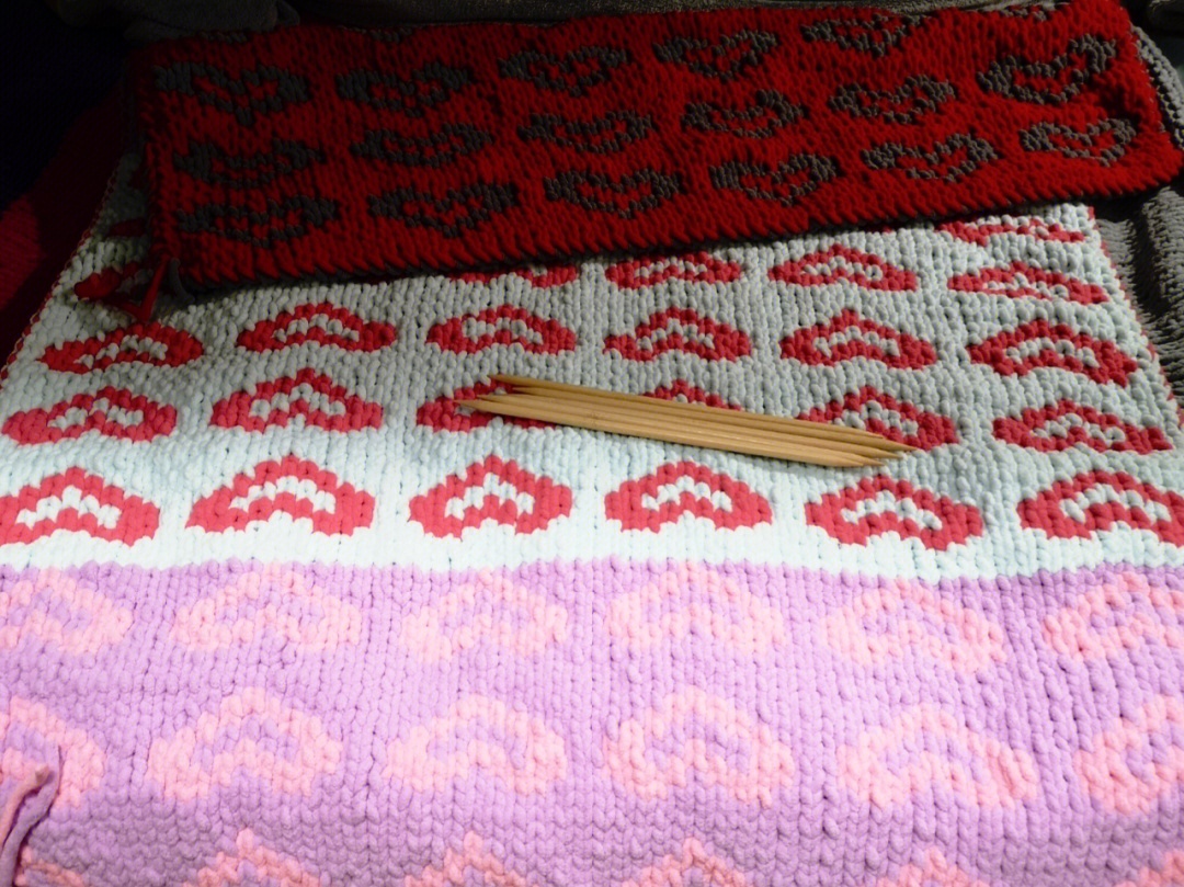 双色盖毯棒针编织图片
