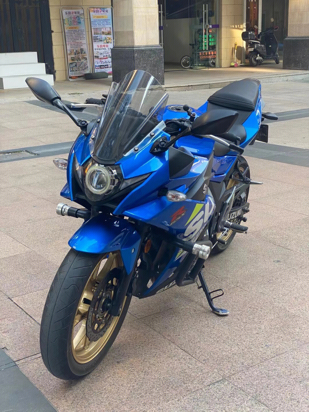 19年9月铃木gsx250r高配abs,行驶8000多公里,国4电喷