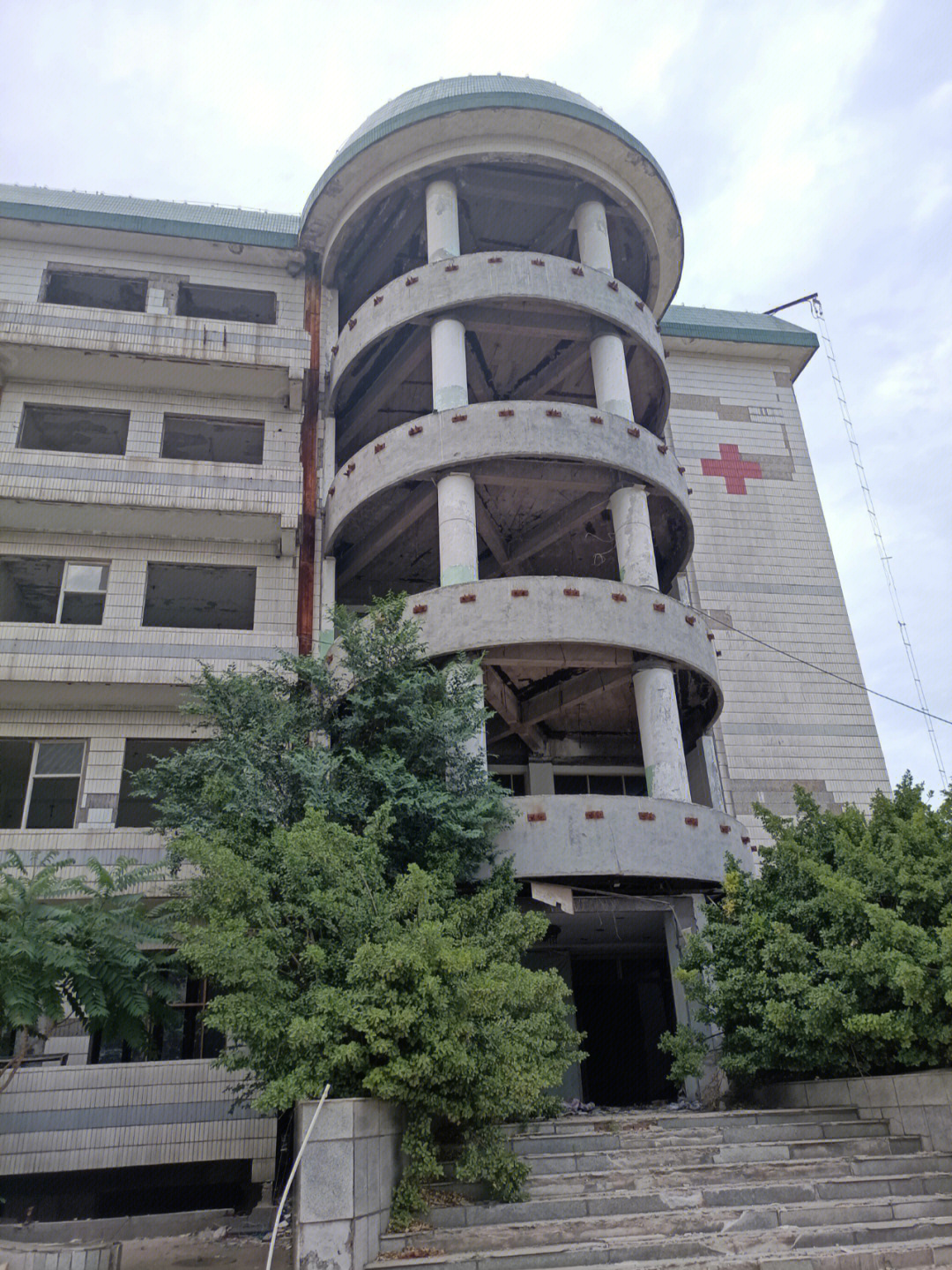 贵州安顺302废弃医院图片