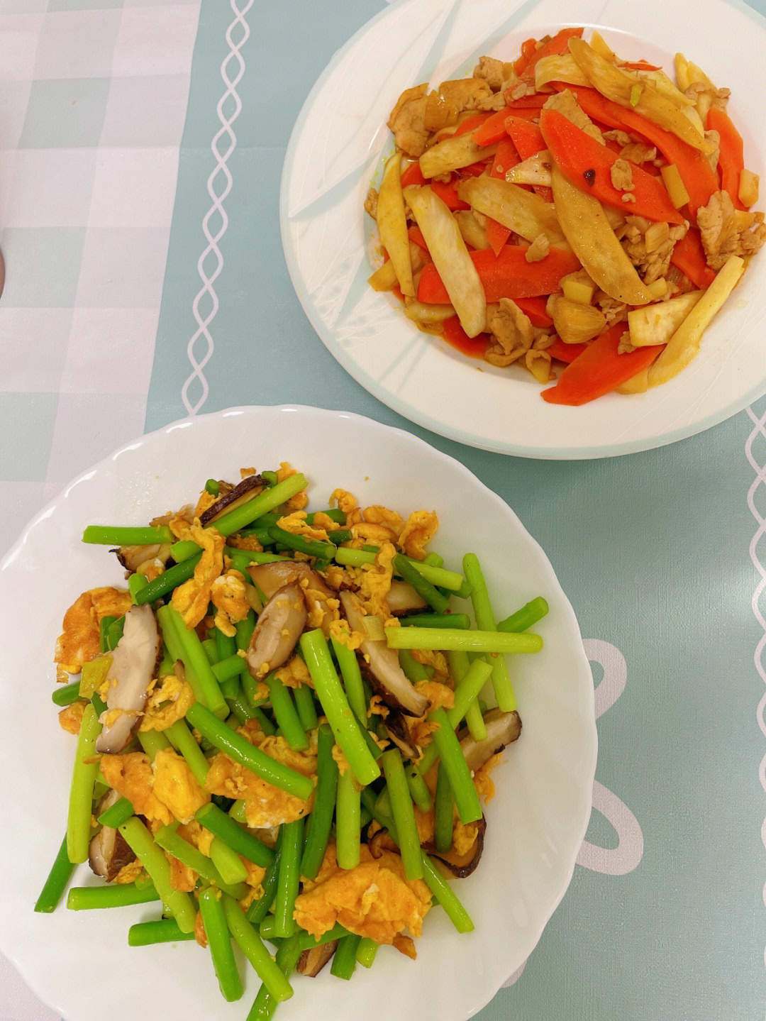 胡萝卜茭白鸡胸肉蒜苔香菇鸡蛋