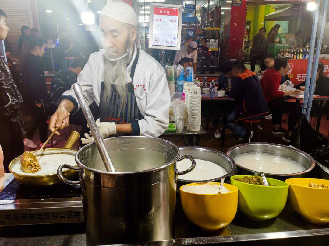 正宁路小吃夜市地铁图片