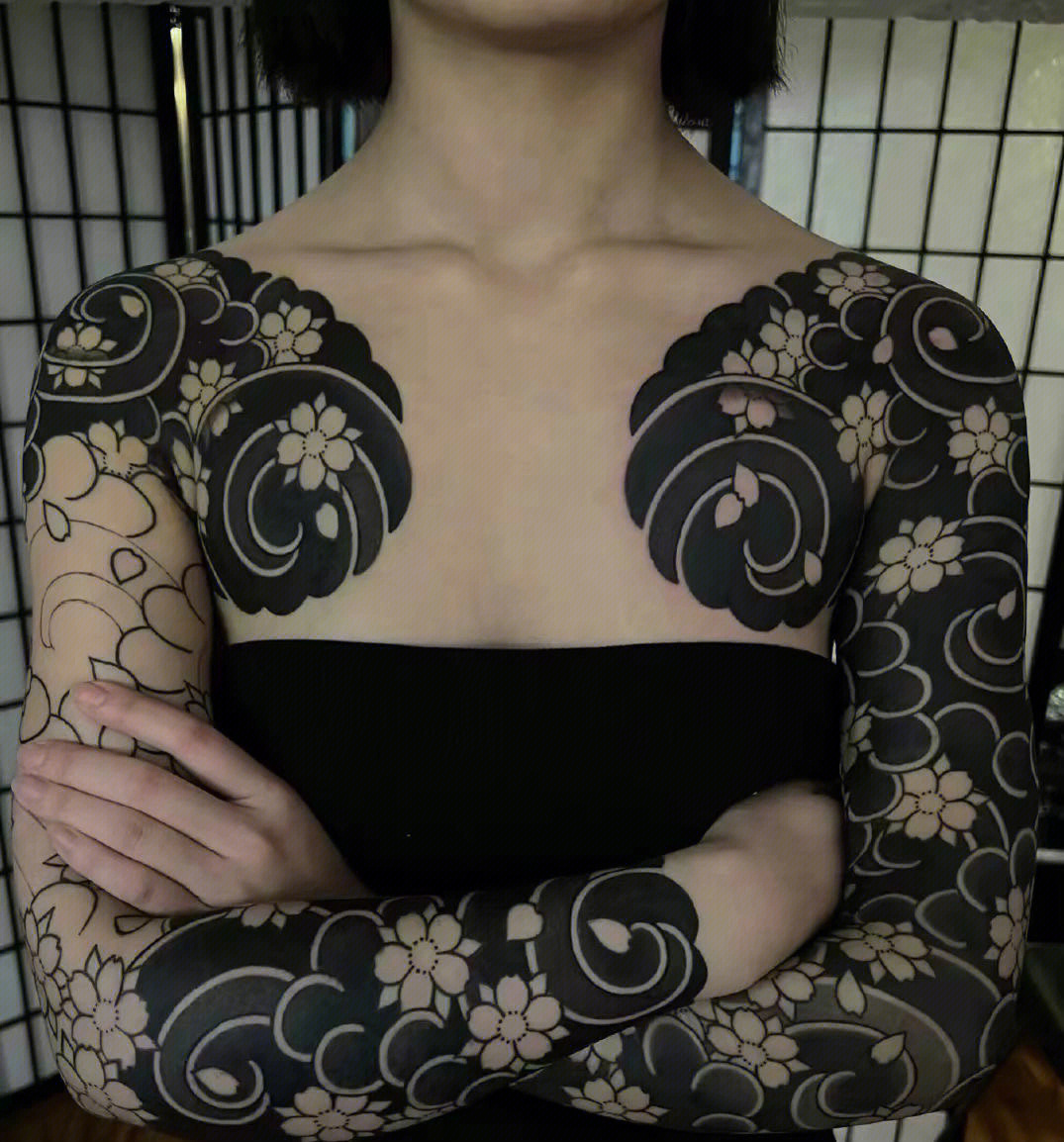 黑臂樱花纹身图案图片