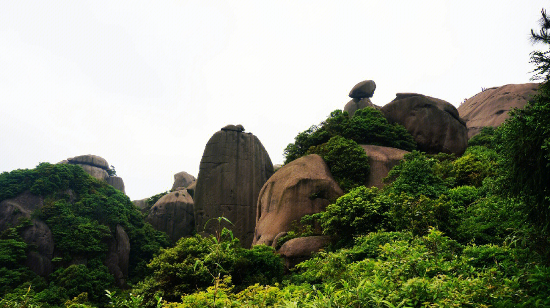 也是太姥山风景名胜区的核心地带,在福鼎市正南距市区四十五公里,约在