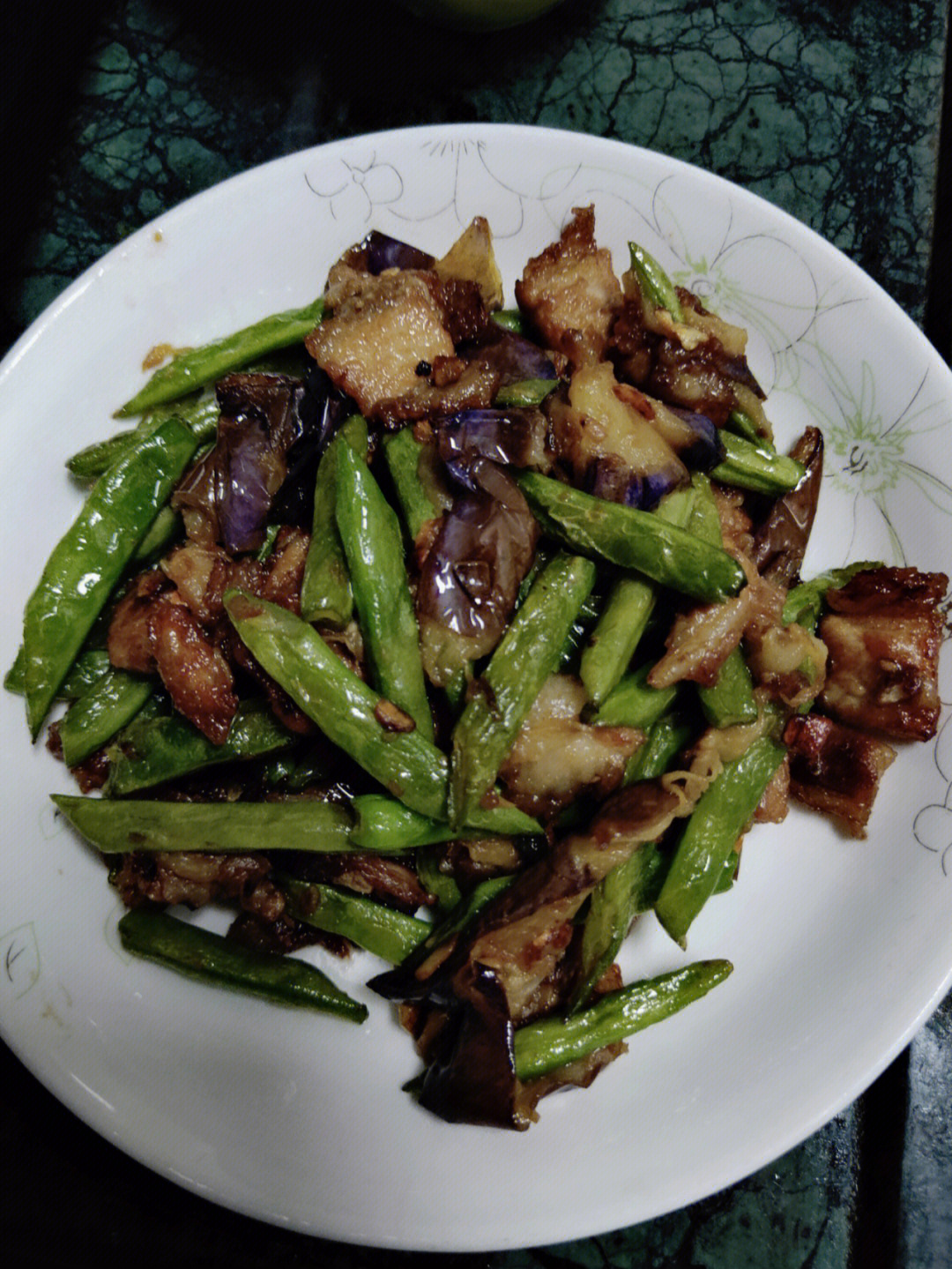 今日菜单茄子豆角炒肉77煎饺77苦瓜汤70