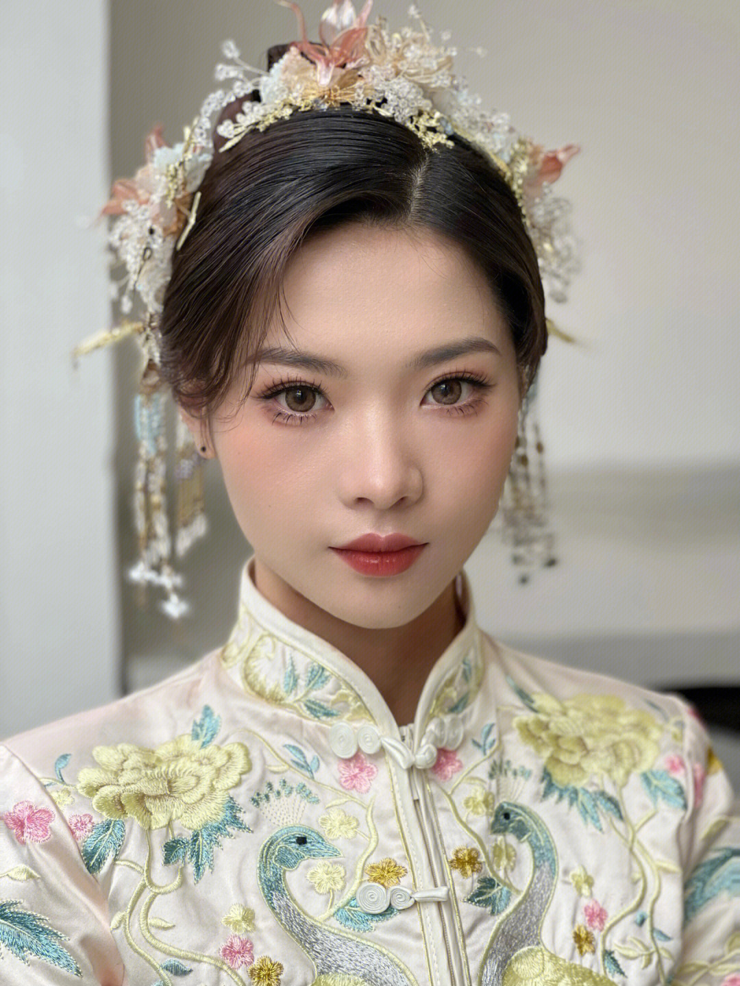 中式新娘妆容发型