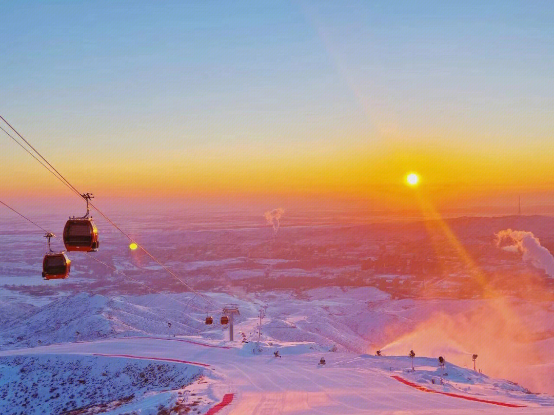 新疆阿勒泰雪场图片