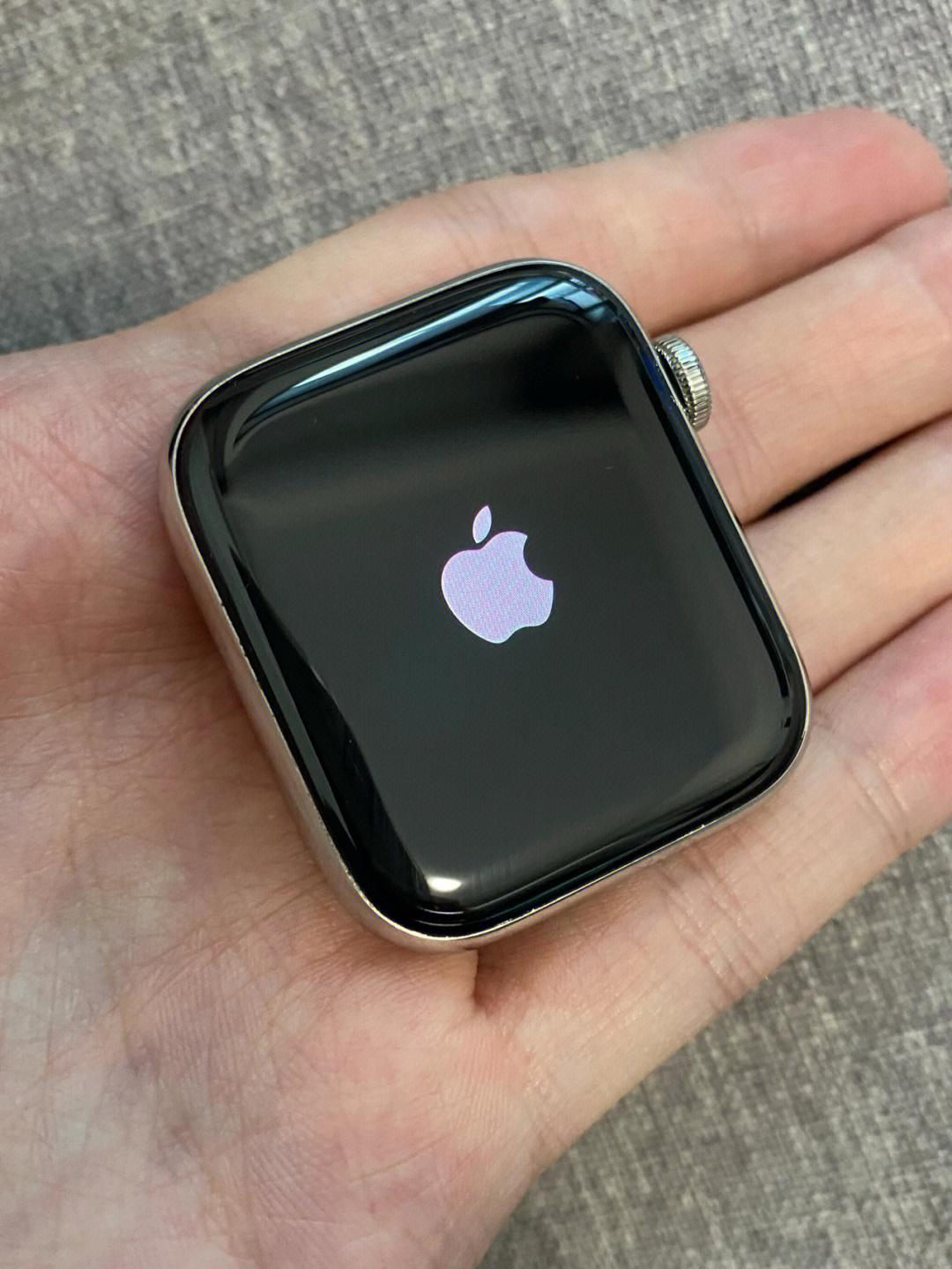 苹果手表六代44银钢未激全新单机2400