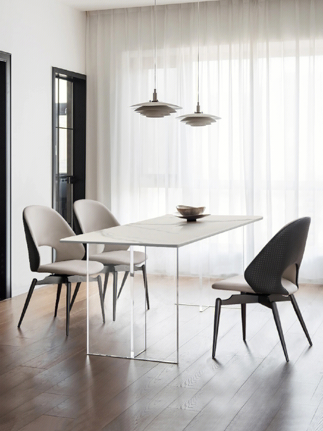 岩板餐桌德利丰意式极简透明北欧设计网红长方形家用桌椅