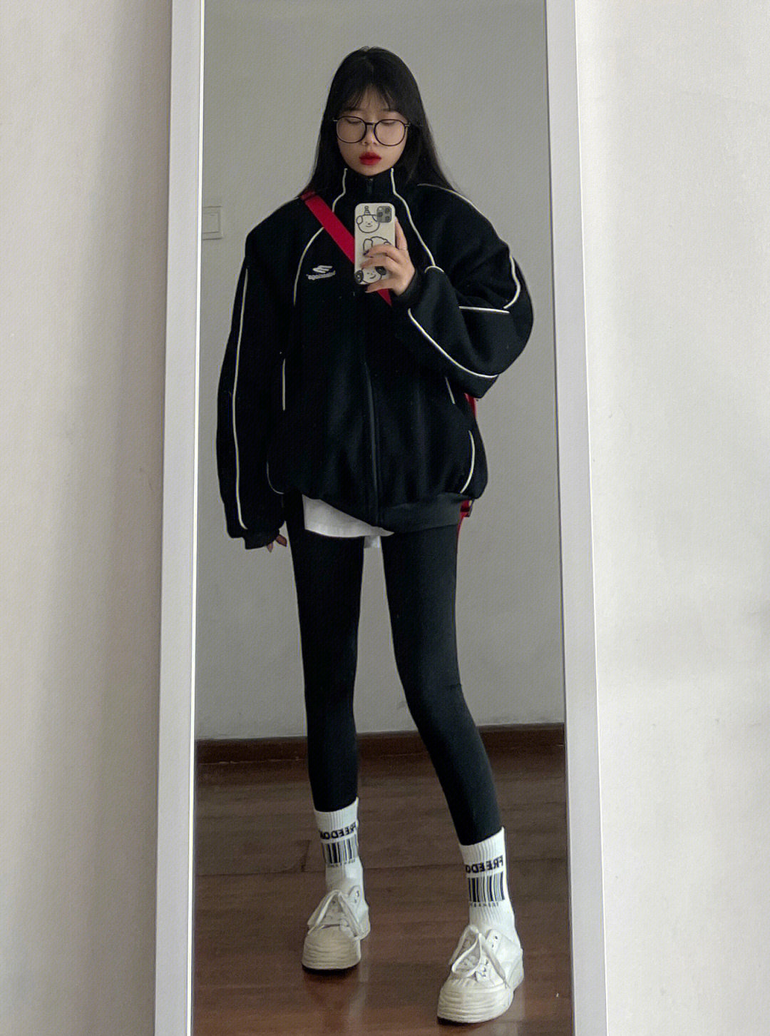 165105秋冬穿搭鲨鱼裤搭配棒球服好显瘦啊