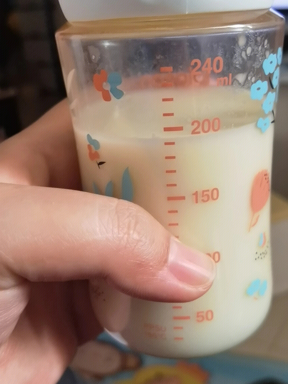 好補吃絢於有多點奶了琭在寶寶越來越懶吃奶00存下來的奶都要乬掉了