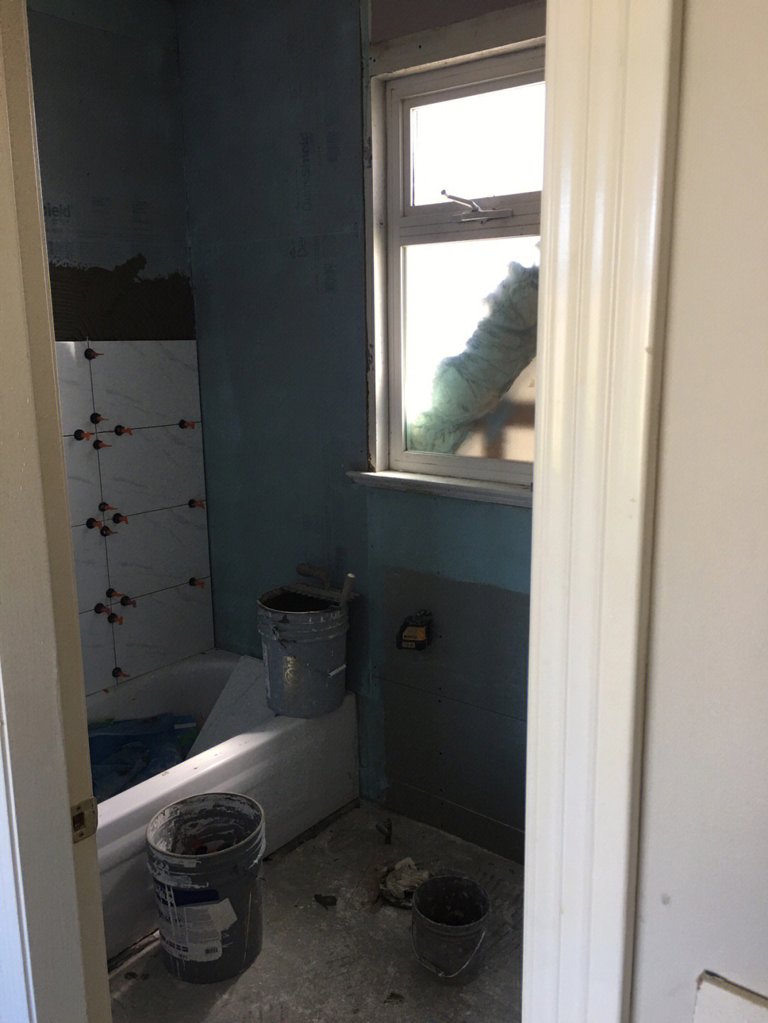 又帮客人省下了一个大笔的瓷砖翻新浴室翻新